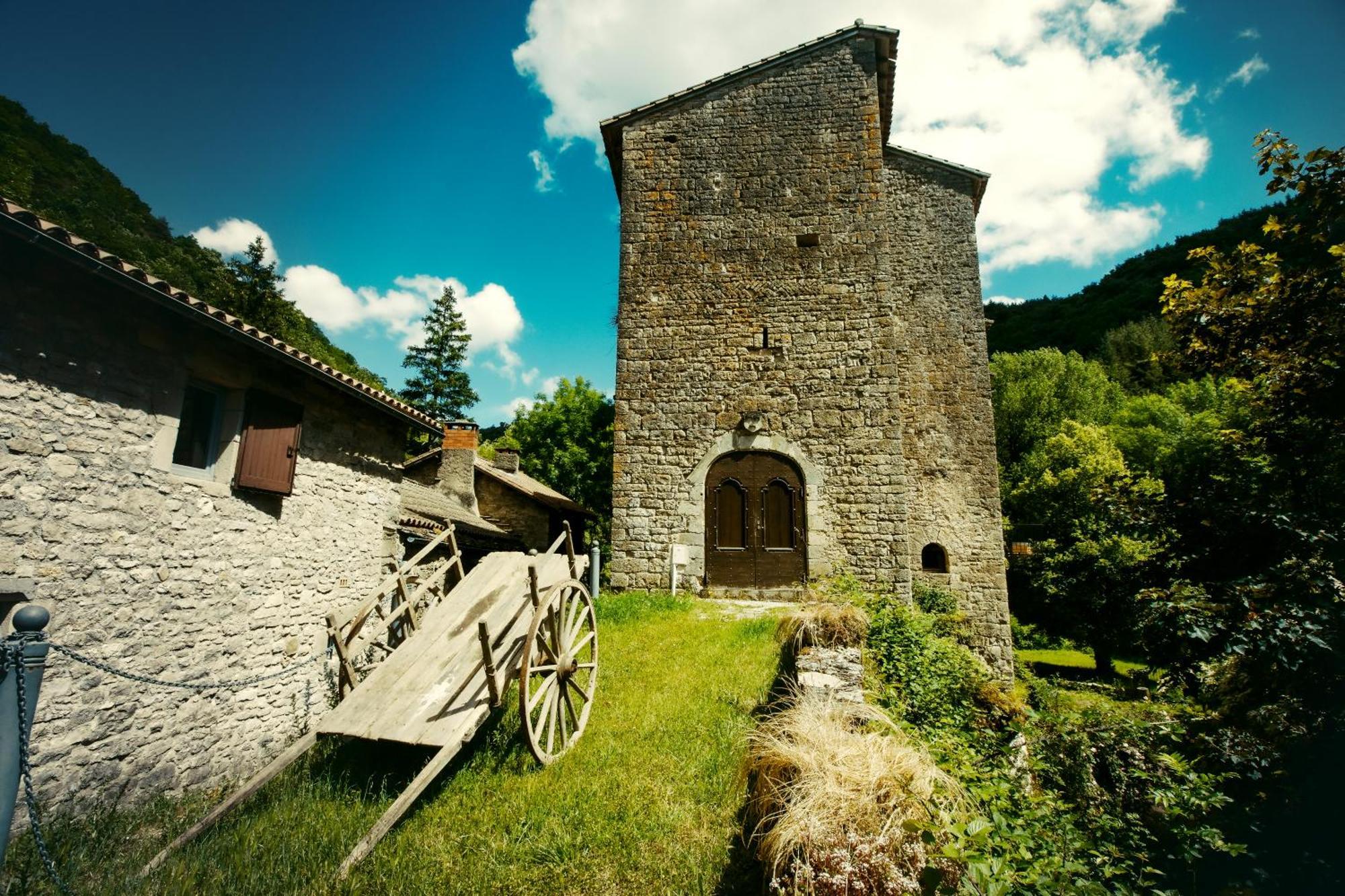 Le Chateau De Sorgues Cornus Екстер'єр фото